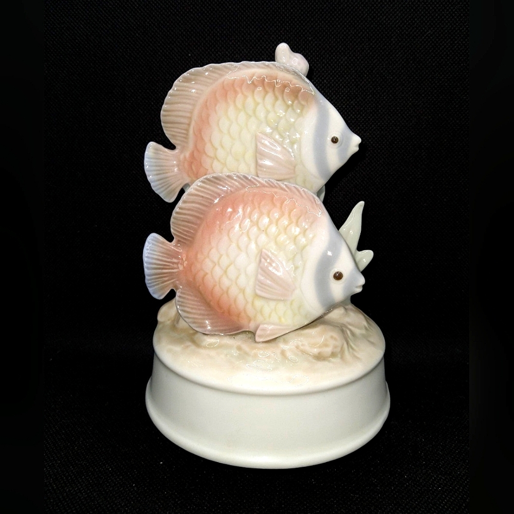 George Good Tropical Fish Music Box - Love Story